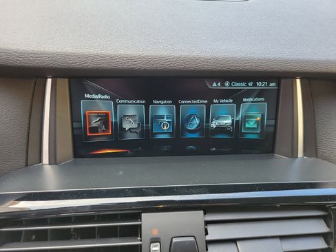 Used 2017 BMW X3 xDrive28i image 15