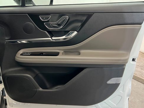 Used 2024 Lincoln Corsair AWD w/ Equipment Group 101A image 24