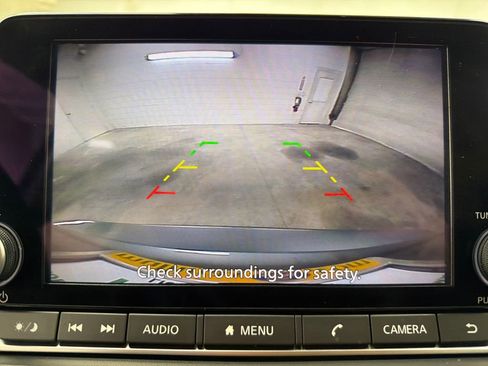 Used 2024 Nissan Rogue S FWD image 26