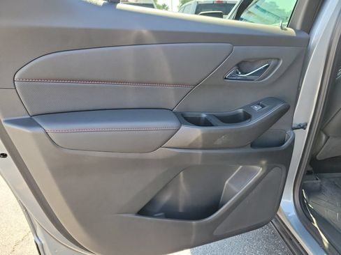 Used 2023 Chevrolet Traverse RS AWD/4WD image 18