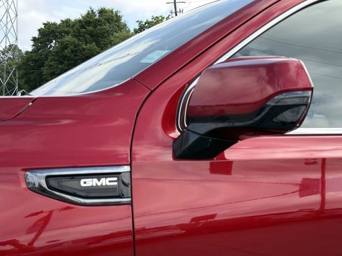 Used 2023 GMC Yukon Denali Ultimate AWD/4WD image 37