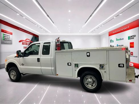 Used 2015 Ford F250 XL w/ Power Equipment Group AWD/4WD image 4