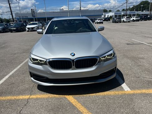 Used 2019 BMW 530i w/ Convenience Package RWD image 2