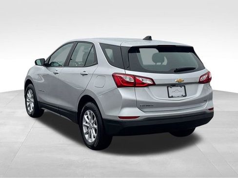 Used 2021 Chevrolet Equinox LS AWD/4WD image 3
