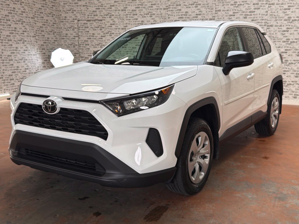 Used 2022 Toyota RAV4 LE AWD/4WD image 3