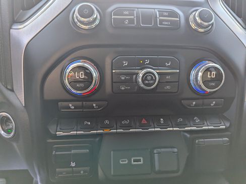 Used 2020 GMC Sierra 1500 Elevation w/ Elevation Value Package AWD/4WD image 24