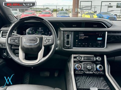 Used 2024 GMC Yukon XL Denali w/ Advanced Technology Package AWD/4WD image 33