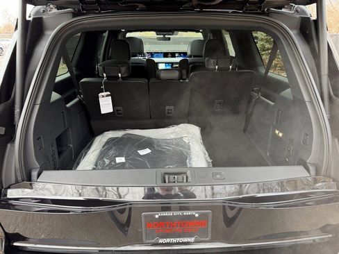 New 2025 Lincoln Navigator L Reserve w/ Jet Appearance Package image 17