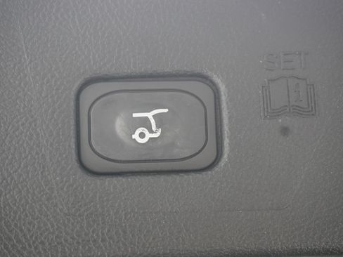 Used 2024 Ford Edge Titanium AWD/4WD image 29