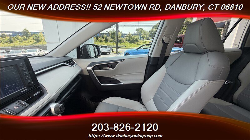 Used 2022 Toyota RAV4 XLE Premium FWD image 16