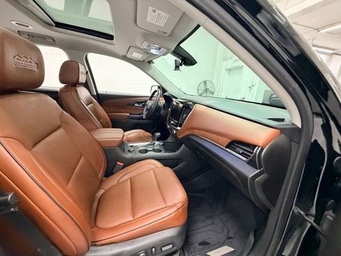 Certified 2020 Chevrolet Traverse High Country image 32
