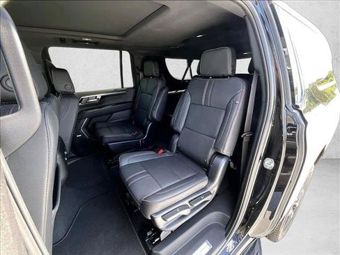 Used 2025 Chevrolet Suburban RST w/ Comfort Package RWD image 28
