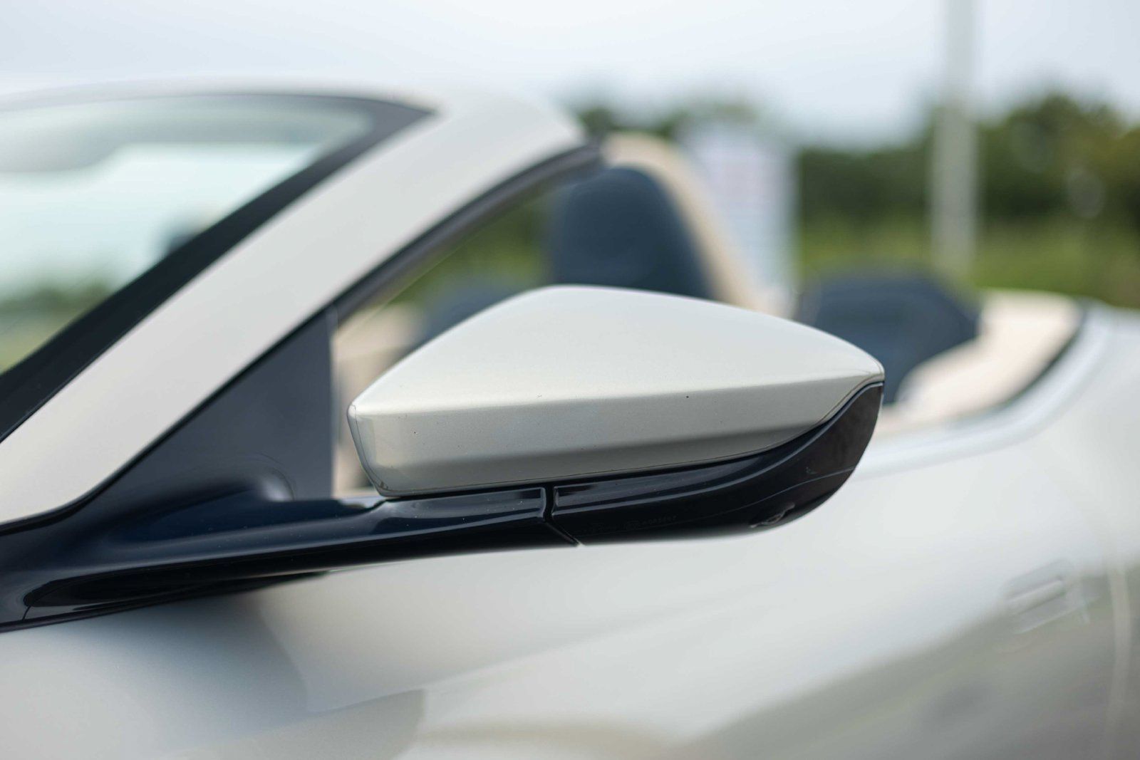 Used 2019 Aston Martin DB11 Volante RWD image 36