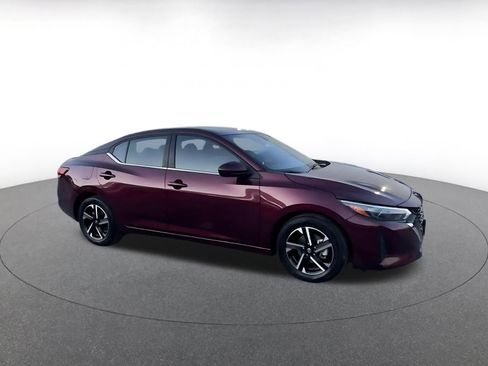 Used 2025 Nissan Sentra SV image 2