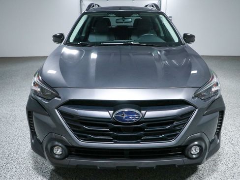 Used 2023 Subaru Outback Premium AWD/4WD image 4