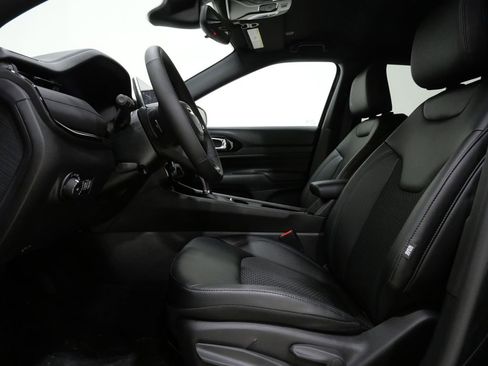 New 2026 Jeep Compass Latitude image 12