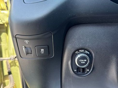 Used 2012 Kia Soul + w/ Audio Pkg image 18