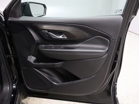 Used 2024 GMC Terrain SLE image 25