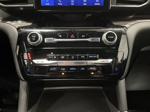 Used 2023 Ford Explorer Limited image 20