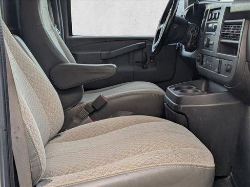 Used 2018 Chevrolet Express 2500 w/ Driver Convenience Package image 19
