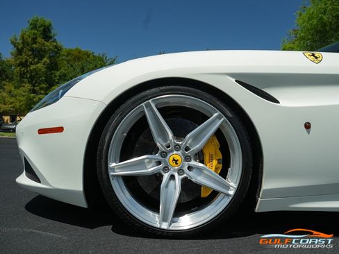 Used 2017 Ferrari California T RWD image 50