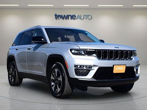 Used 2023 Jeep Grand Cherokee 4WD 4xe image 6
