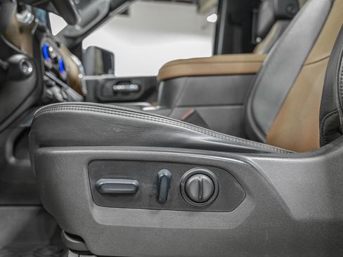 Used 2022 Chevrolet Silverado 2500 High Country w/ Safety Package II image 13