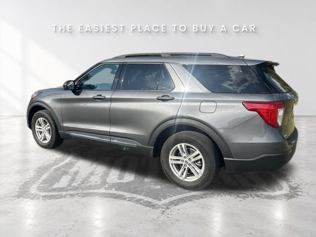 Used 2023 Ford Explorer XLT AWD/4WD image 5