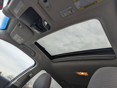 Used 2022 Subaru Outback Premium image 15