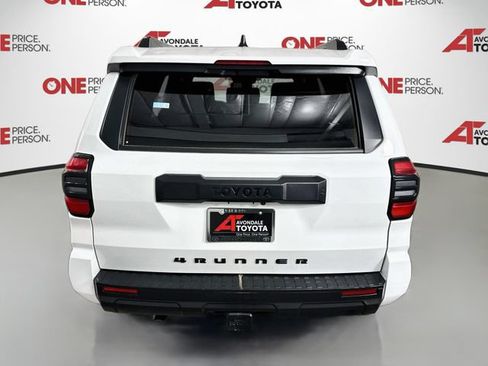 Certified 2025 Toyota 4Runner SR5 AWD/4WD image 7
