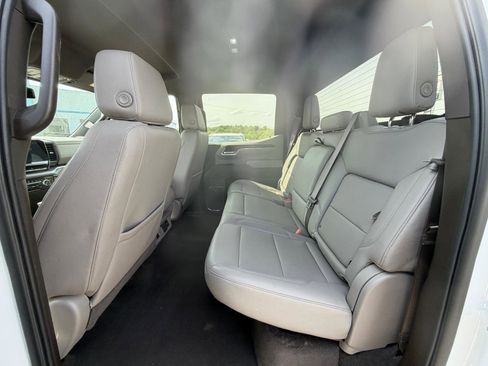 Used 2025 GMC Sierra 1500 SLT image 9