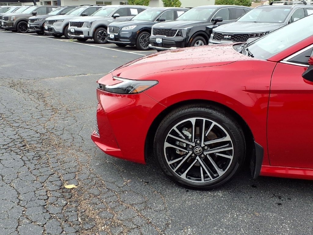 Used 2026 Toyota Camry XLE FWD image 4
