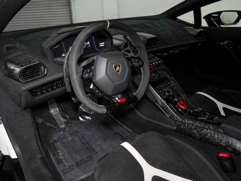 Used 2018 Lamborghini Huracan Performante image 7