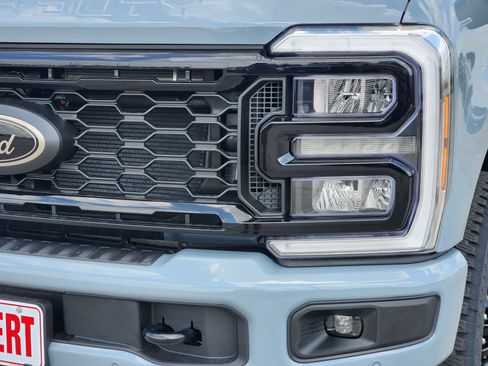 New 2026 Ford F250 Lariat w/ Black Appearance Package AWD/4WD image 5