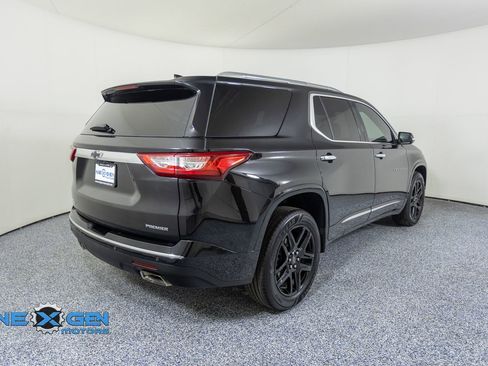 Used 2020 Chevrolet Traverse Premier FWD image 7