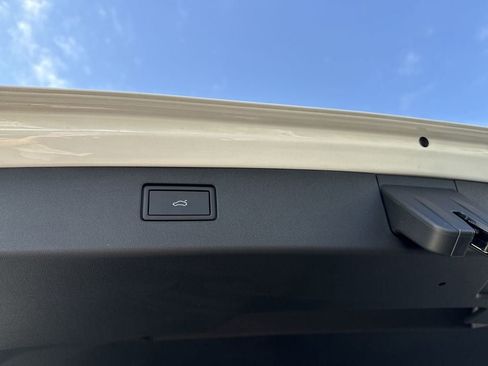 New 2026 Volkswagen Tiguan SE R-Line AWD/4WD image 44