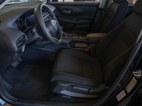 Used 2025 Honda HR-V LX image 9