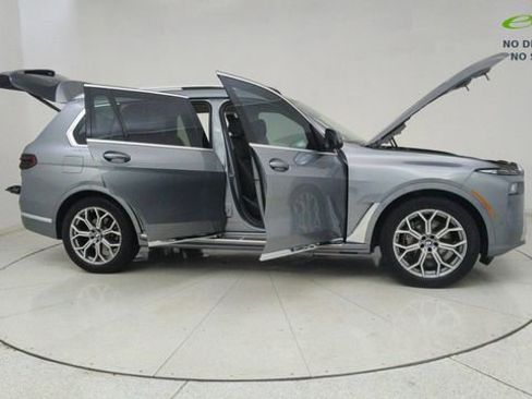 Used 2025 BMW X7 xDrive40i AWD/4WD image 76