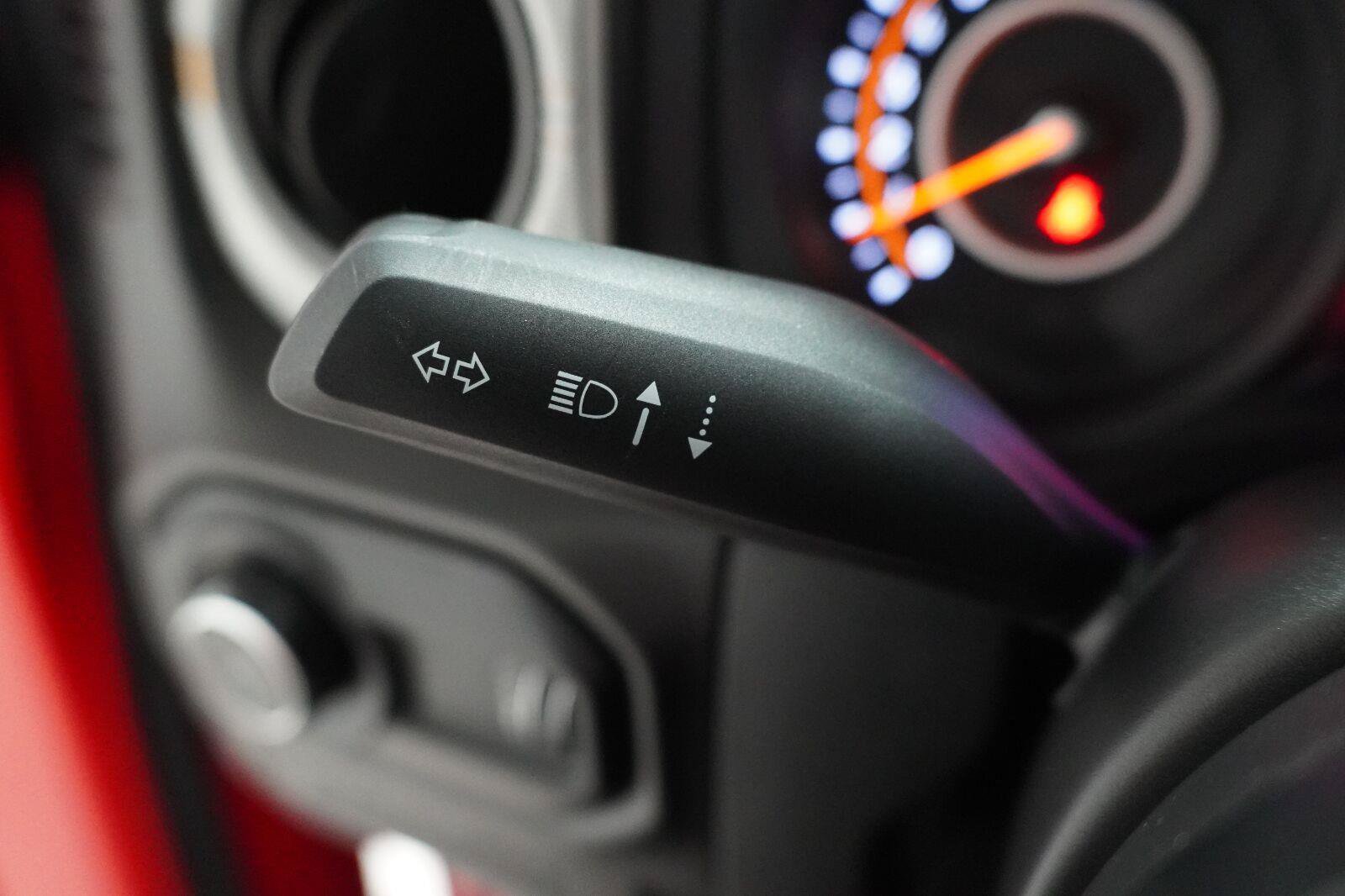 Used 2025 Jeep Wrangler Unlimited Sport AWD/4WD image 9