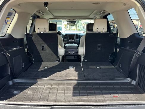 Used 2019 Ford Expedition Platinum RWD image 22