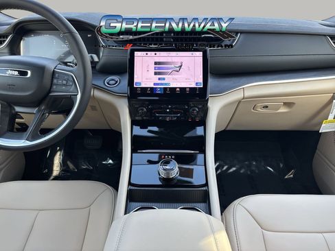 New 2025 Jeep Grand Cherokee Limited image 10
