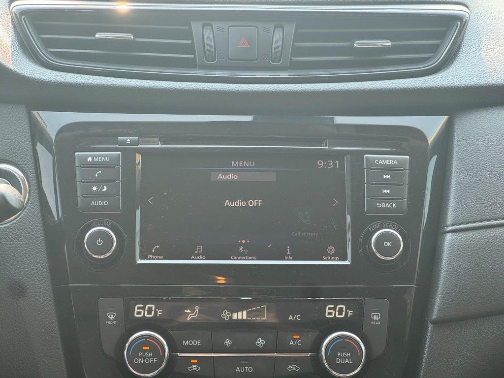 Used 2020 Nissan Rogue SV AWD/4WD image 17