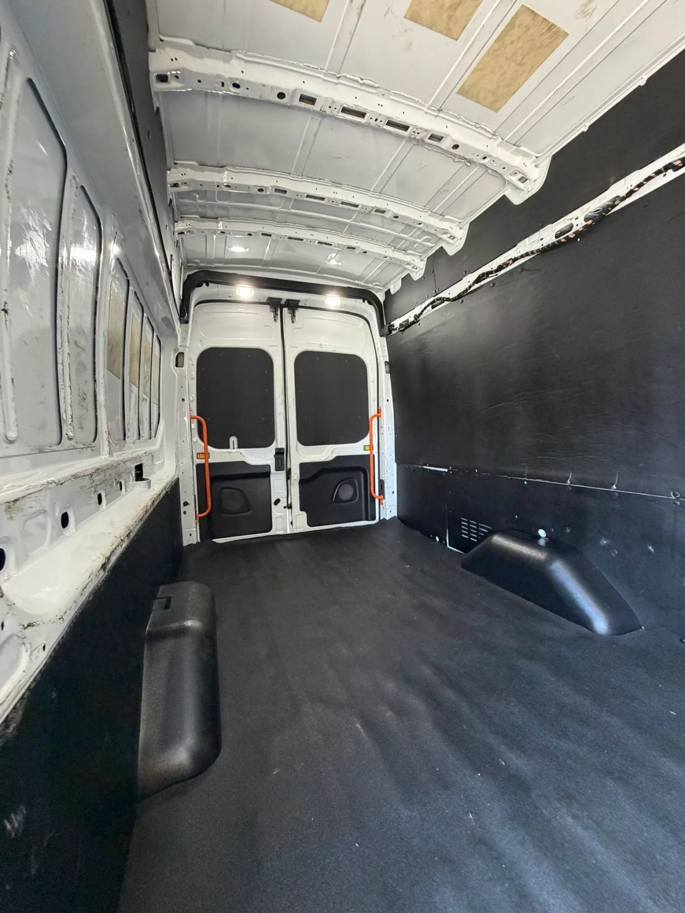 Used 2024 Ford Transit 250 148 High Roof Extended w/ Load Area Protection Package RWD image 23