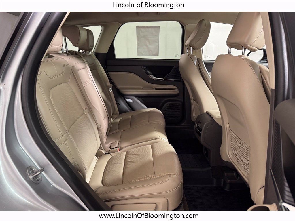 Used 2022 Lincoln Corsair AWD w/ Premium Package image 15