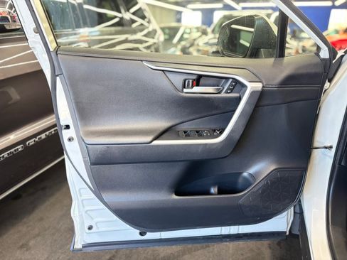 Used 2019 Toyota RAV4 Limited w/ Advanced Technology Package AWD/4WD image 10