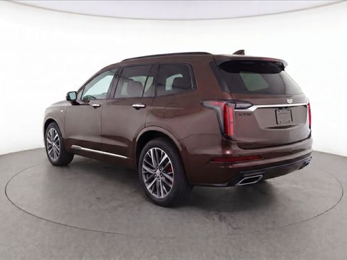 Certified 2023 Cadillac XT6 Sport w/ Technology Package AWD/4WD image 3