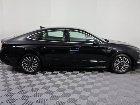 Certified 2025 Hyundai Sonata Limited image 9