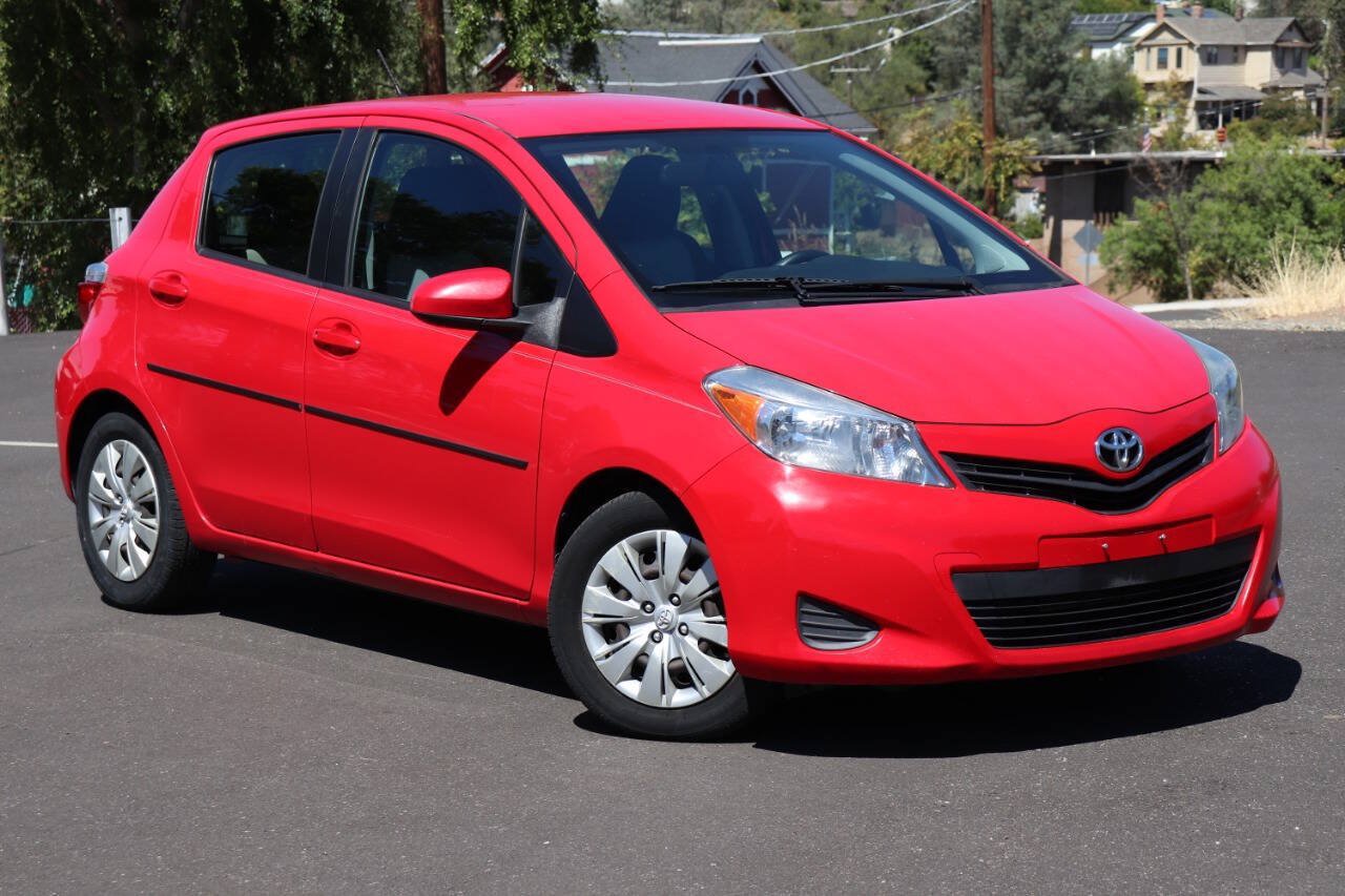 Used 2014 Toyota Yaris L FWD image 1