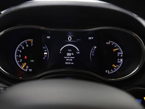 Used 2021 Jeep Grand Cherokee Laredo X image 28