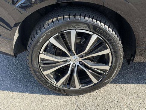 Used 2023 Volvo XC60 B5 Plus w/ Climate Package image 25